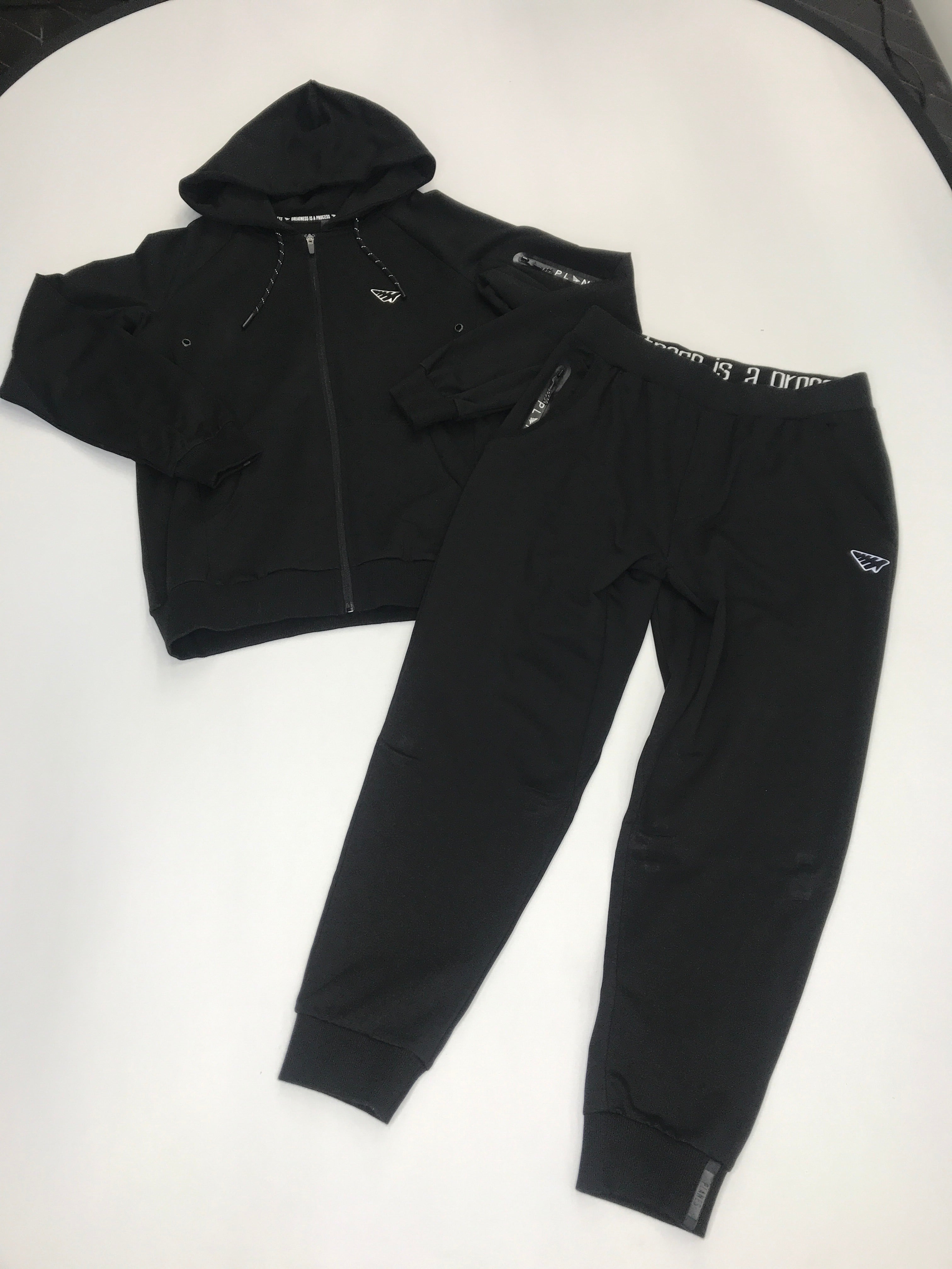 Planes solid black jogging suit w/zip hoodie