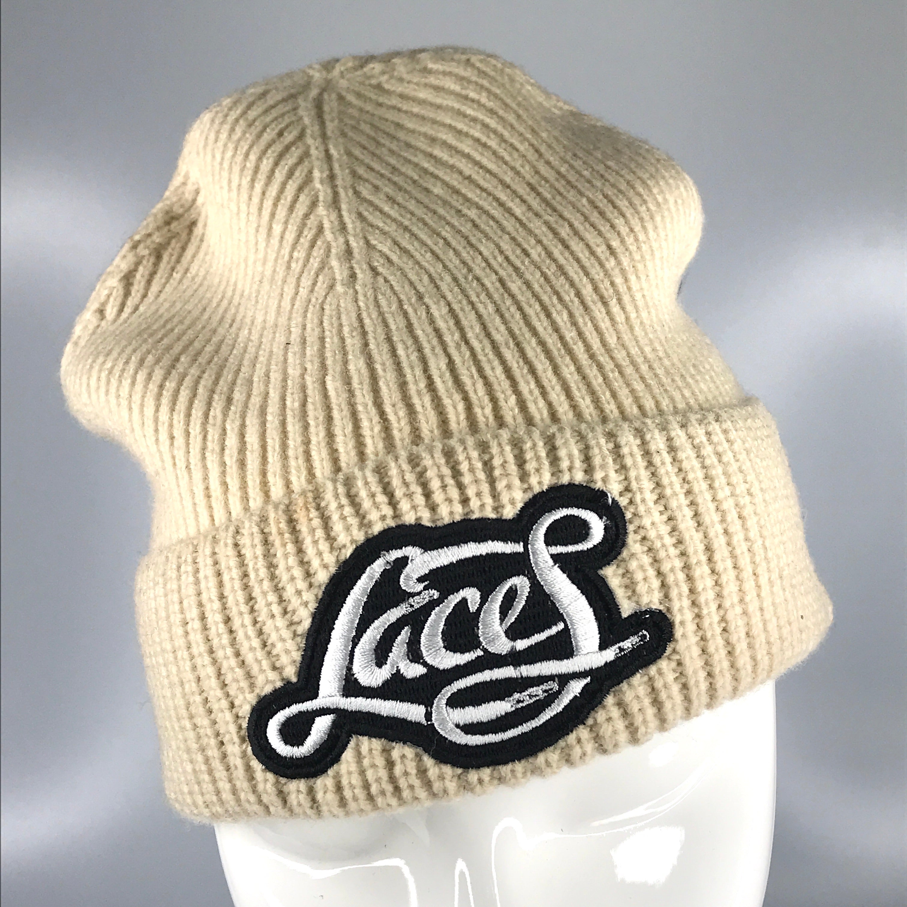 Laces knit skully in beige