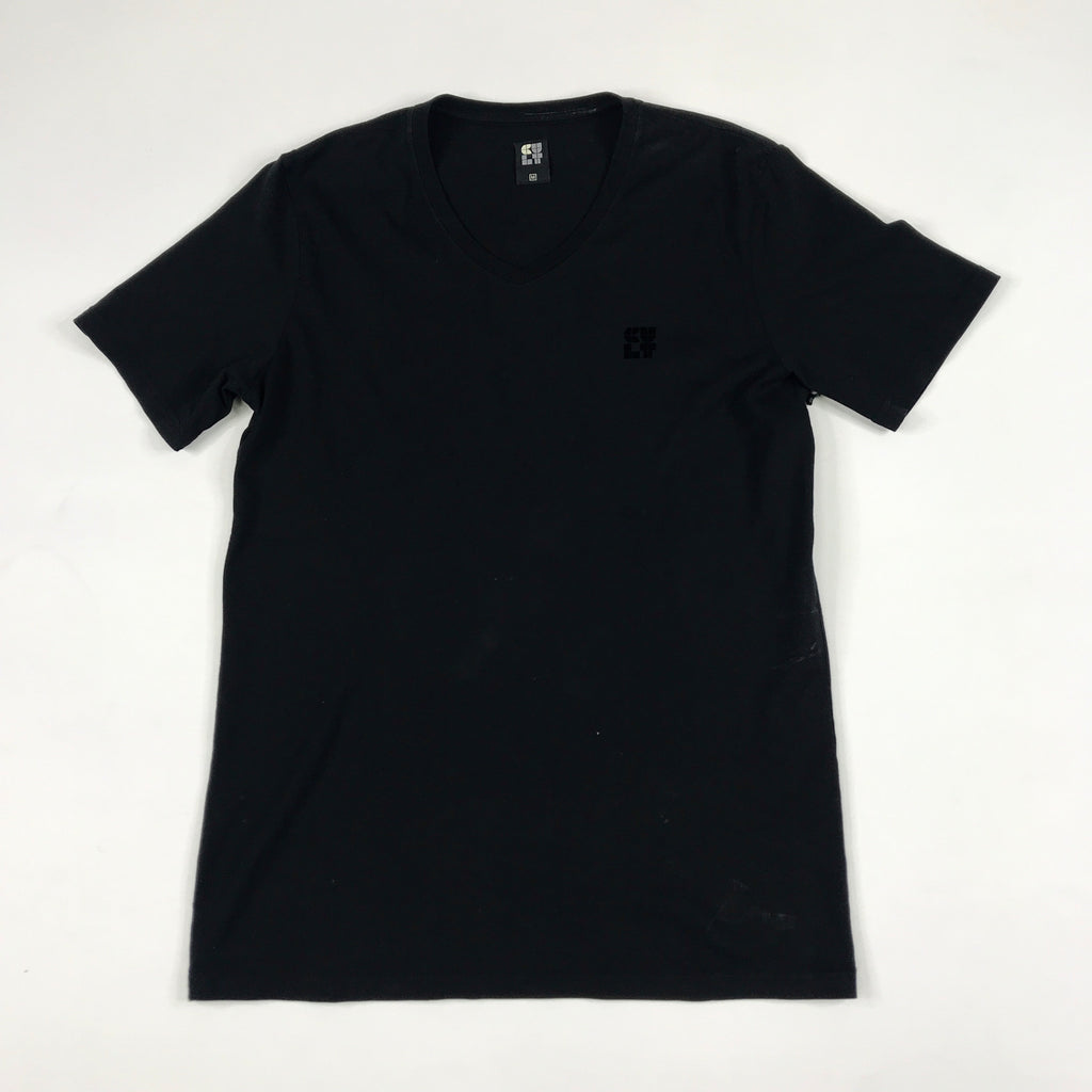 Cult basic v-neck tee in black